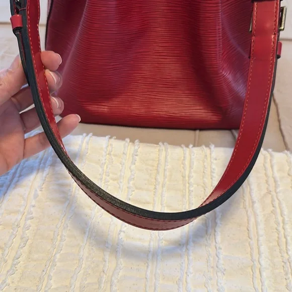 Louis Vuitton Epi Noe - Picture 15 of 16